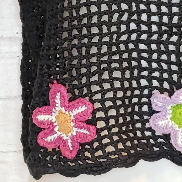 80's Black sleeveless crocheted scoop neck top - Picture 3 of 6